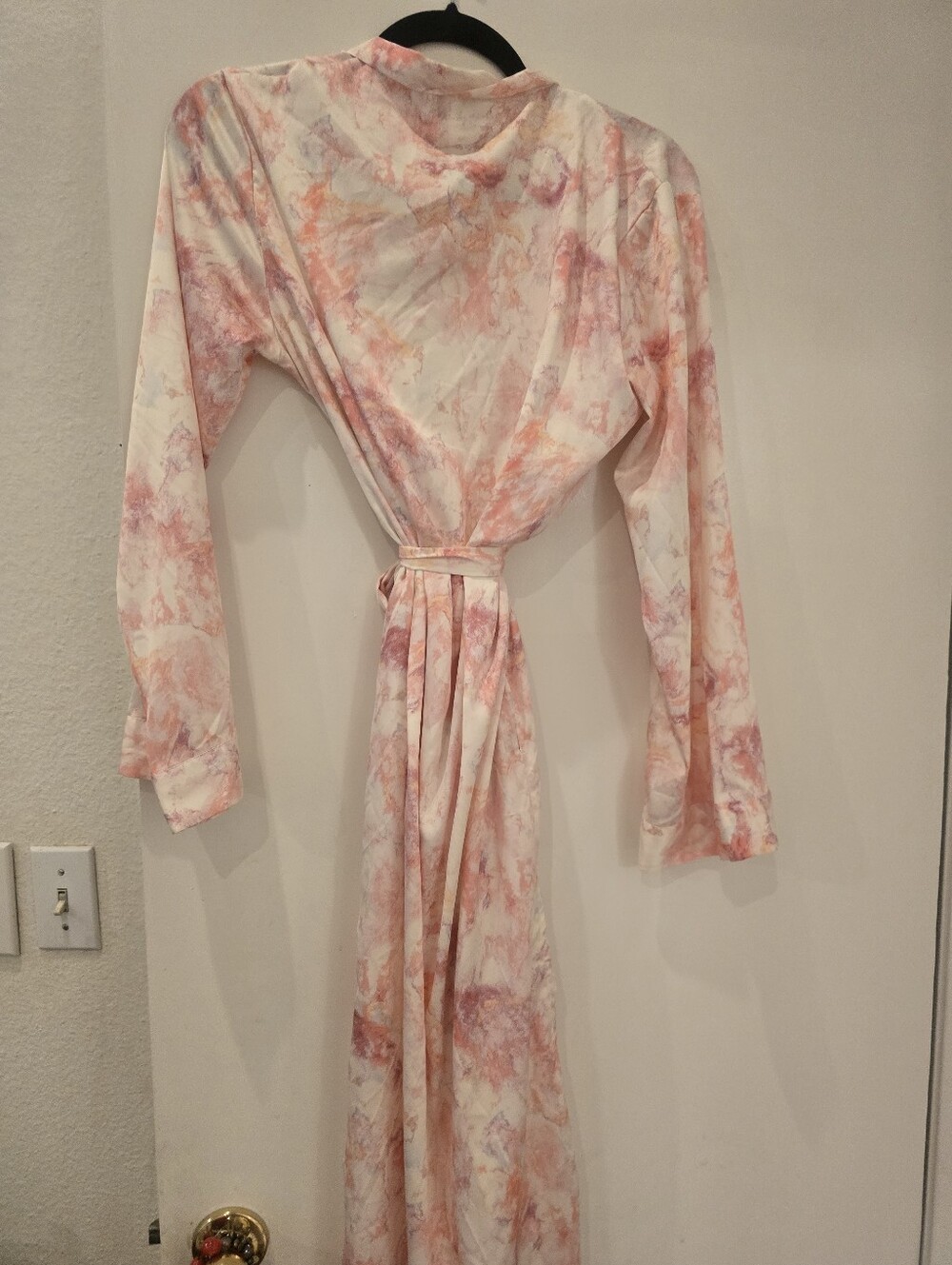stars above Marble-Print Satin Robe in Blush & Cream